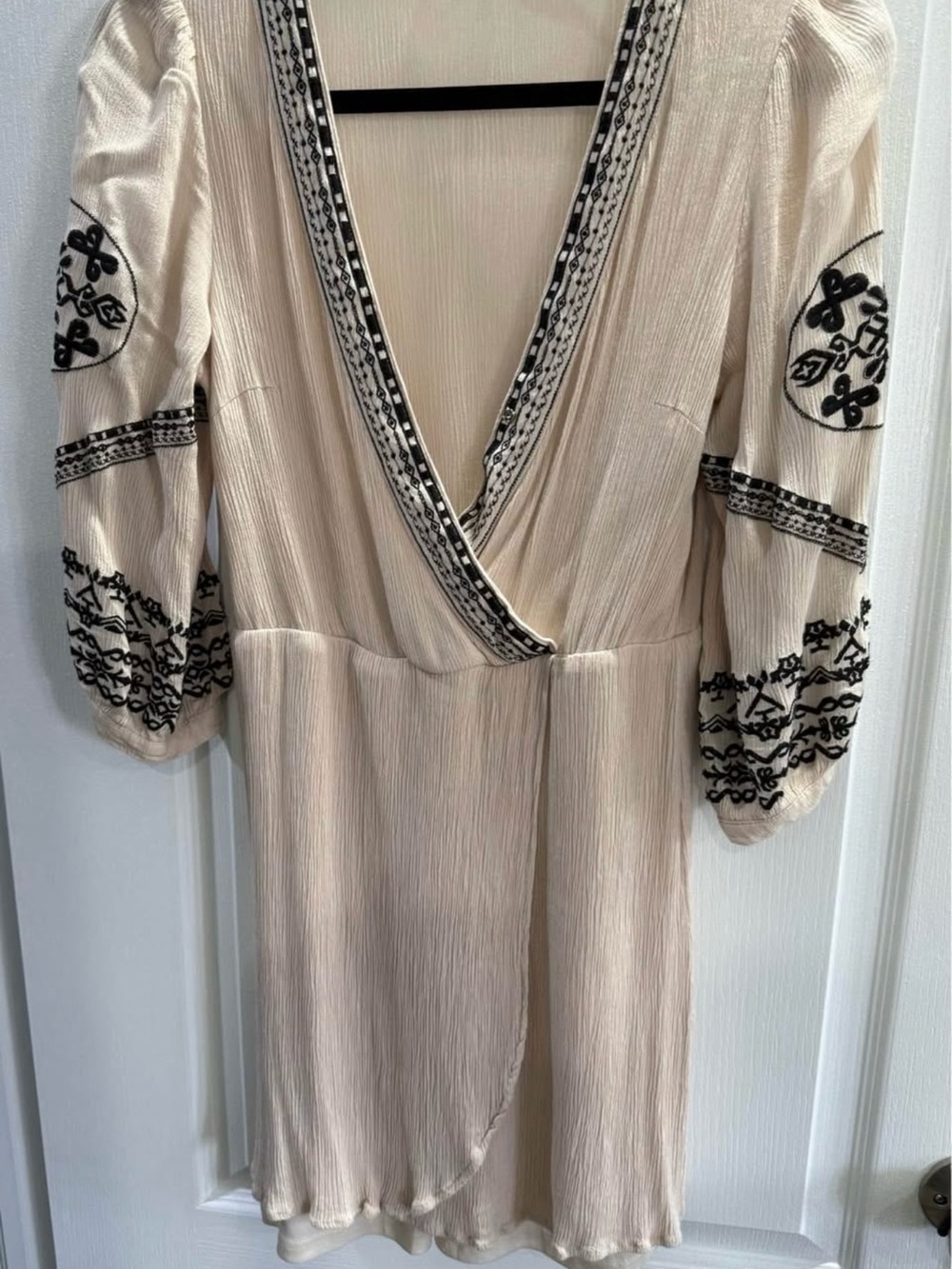 Soieblu Small Cream Embroidered V-Neck Dress with Black Detailing